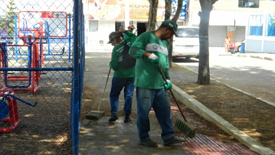 Equipe de limpeza em quatro bairros nesta segunda (13)