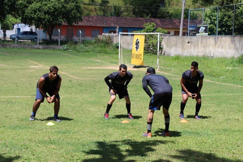 Equipe de Futebol Americano treina em Viana para disputar a Liga Nacional