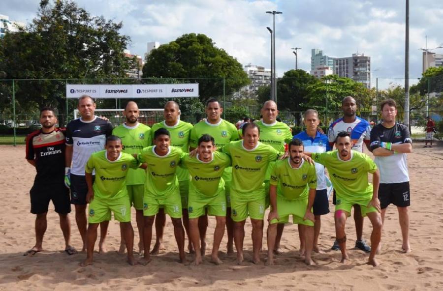 Rodada de domingo (17) classifica os quatro ​semifinalistas do 17º Estadual de Beach Soccer
