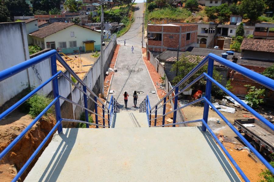 Obras concluiu pavimentação na Rua Benjamin Vitório e construção de escadaria em Industrial