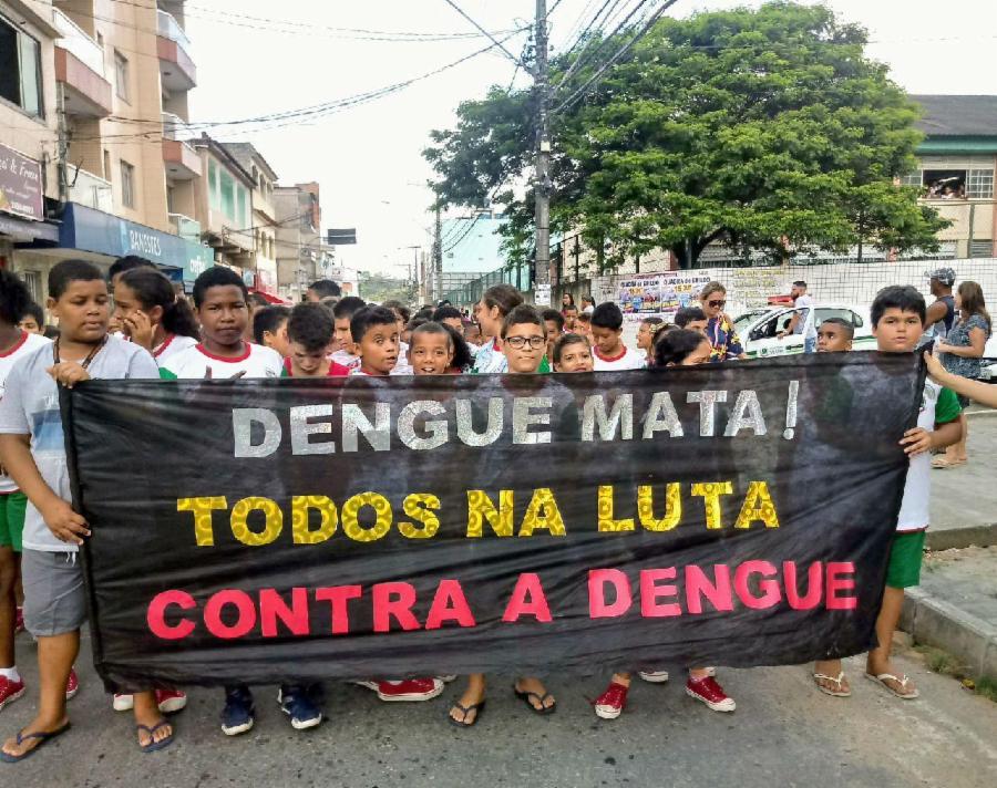 Escolas participam de caminhada durante a Semana Nacional de Combate ao Aedes aegypti