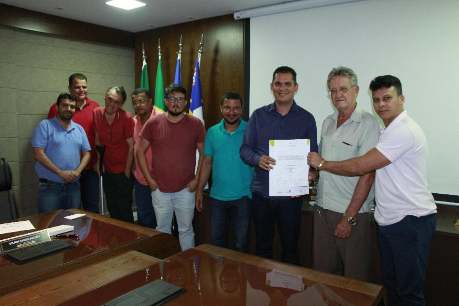 Assinada Ordem de Serviço para obras na Rua Manoel Gomes
