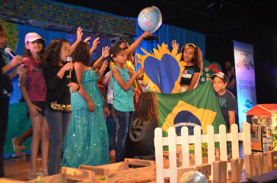 Sustentabilidade foi tema de Mostra Teatral em Viana Sede