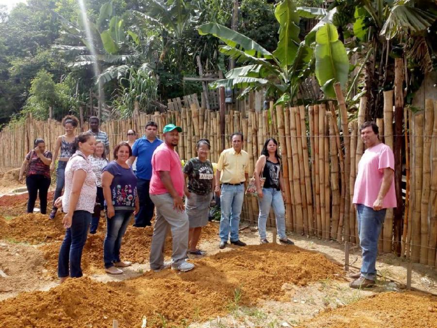 Alunos de Agricultura Orgânica reforçam aprendizado durante visita às hortas comunitárias