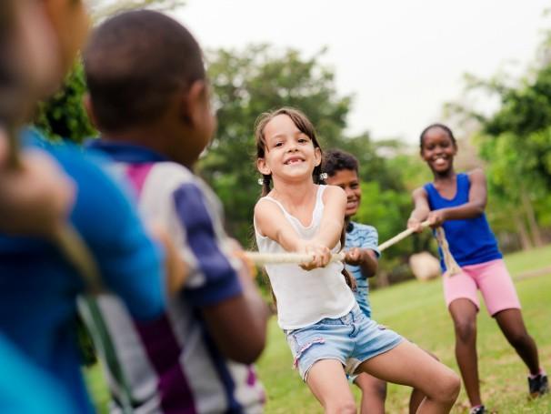 Circuito de Férias leva atividades lúdicas e aula de Zumba Kids para as crianças