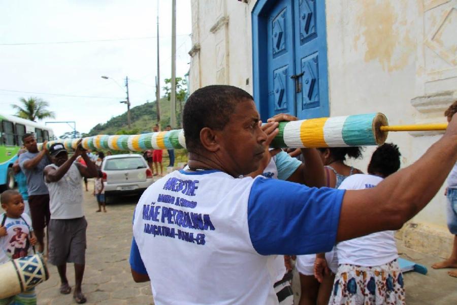 Bandas de Congo festejam a retirada do Mastro de São Benedito