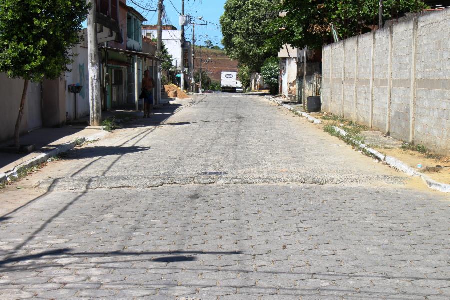 Ordem de Serviço autoriza pavimentação asfáltica na Rua Tancredo de Almeida Neves em Canaã na terça (20)