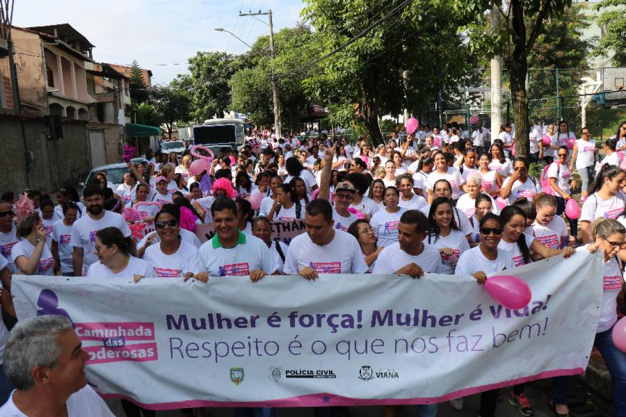 'Caminhada das Poderosas' reúne mais de mil pessoas no Dia Internacional da Mulher