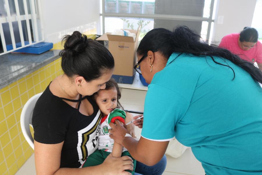 Saúde vacina alunos de CMEIs contra gripe