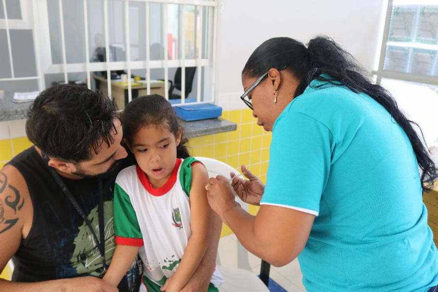 Saúde vacina 600 crianças contra gripe nas escolas