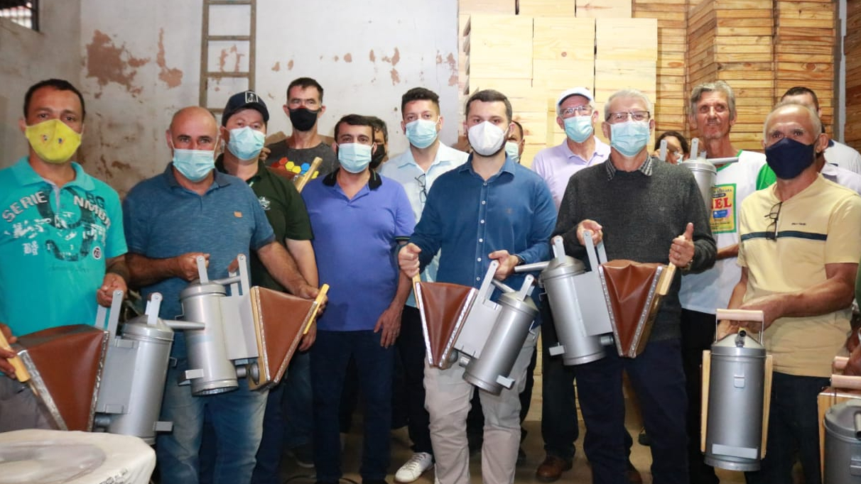 Apicultores de Viana recebem investimento de R$ 181 mil para aumentar produção de mel
