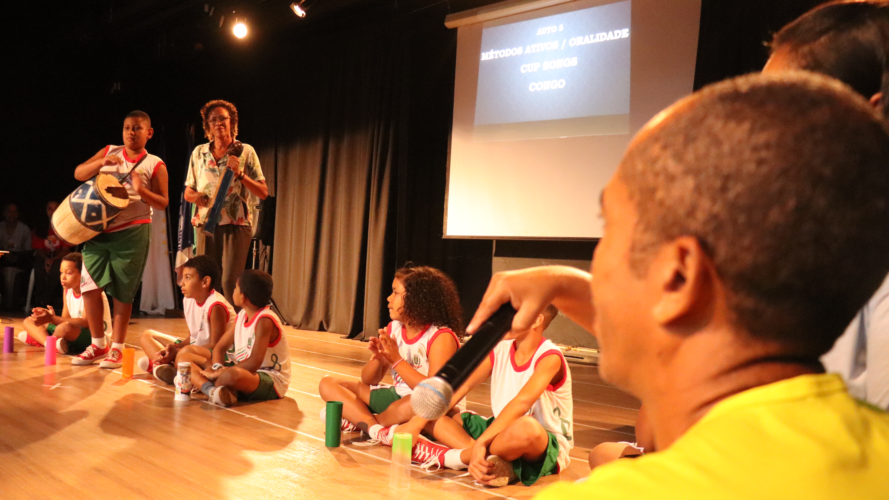 Crianças apresentam histórias das populares de Viana em recital de música