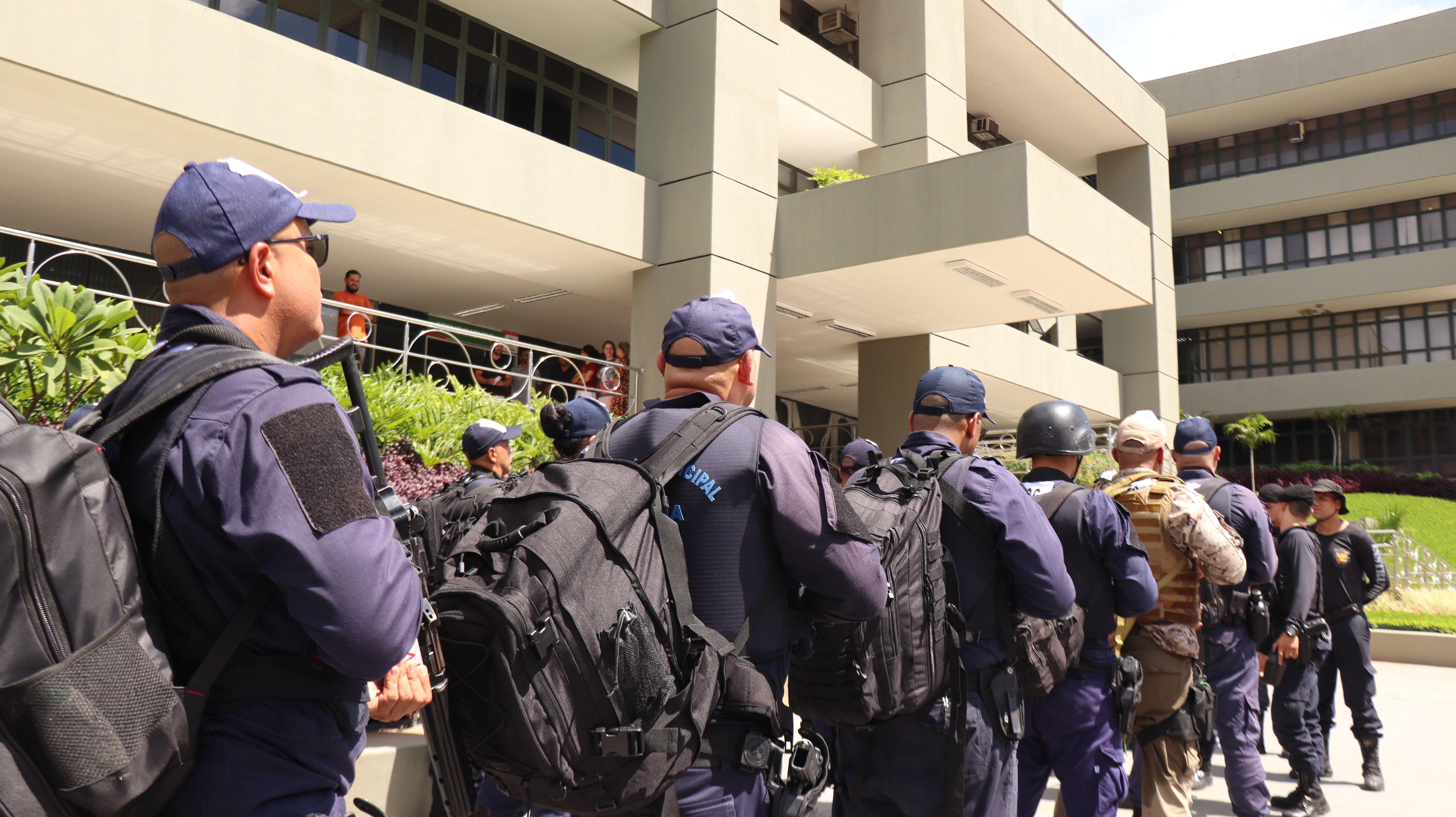 Viana reúne agentes de segurança pública para capacitação para patrulhamento tático motorizado