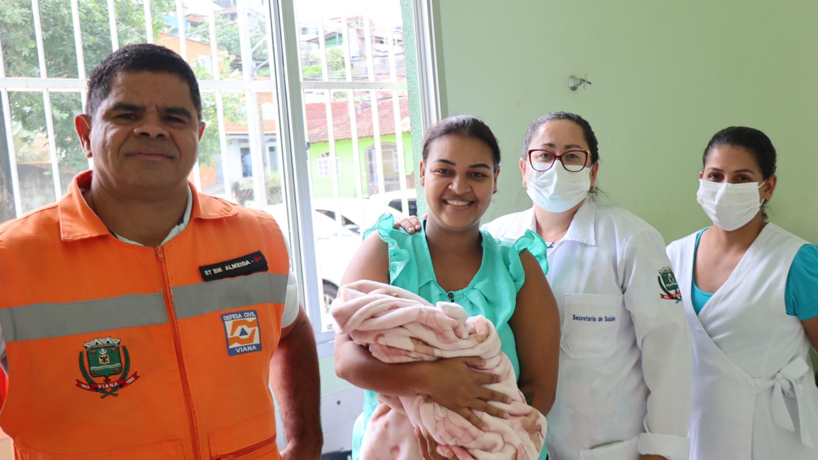 Defesa Civil resgata mãe e filha de duas semanas em Campo Verde