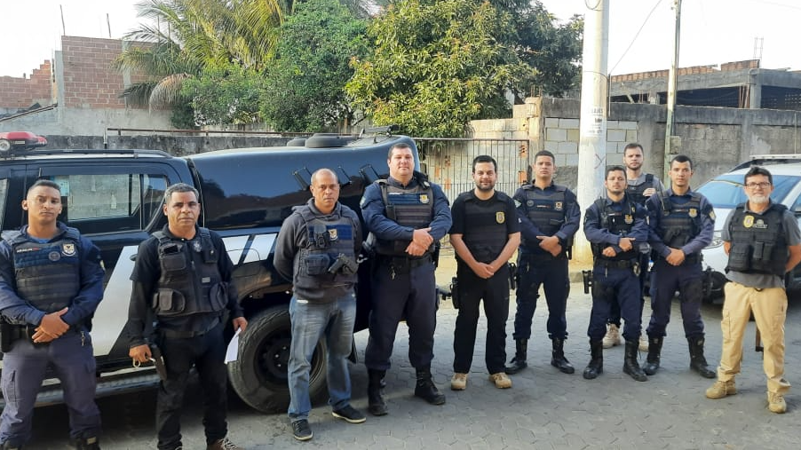 Guarda Municipal de Viana apreende simulacro fuzil e indivíduo é preso
