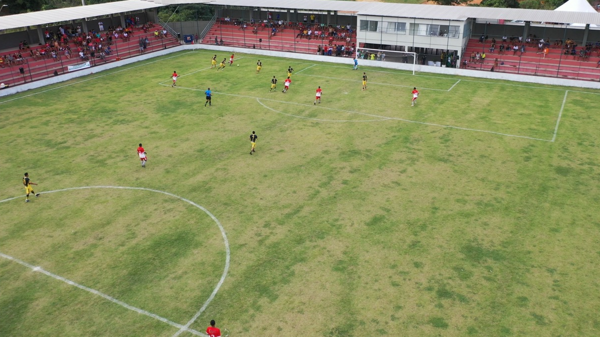Estádio Municipal de Arlindo Villaschi passa por obras de recuperação no gramado