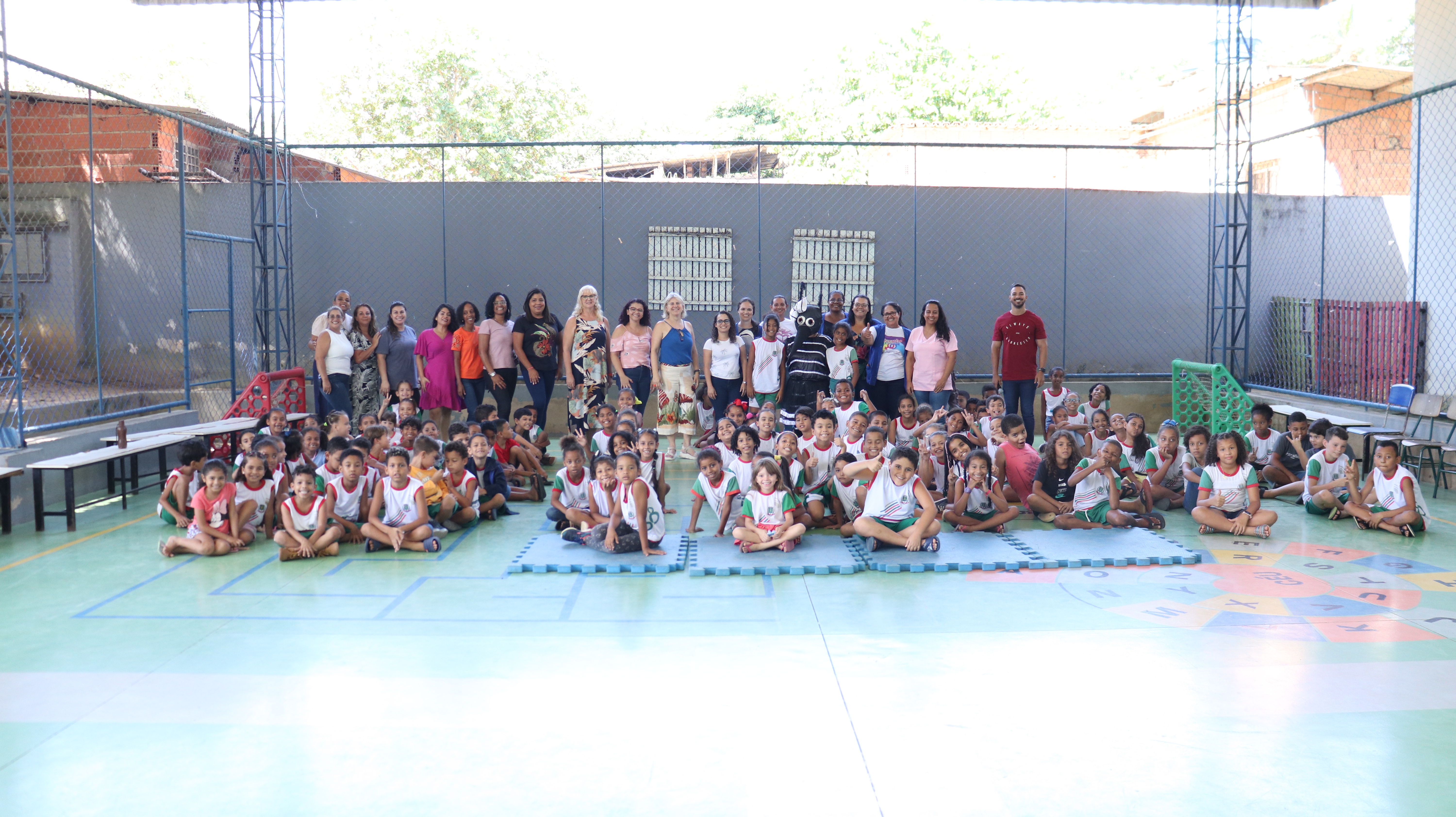 Escola de Viana promove aula teatral para conscientização sobre a dengue